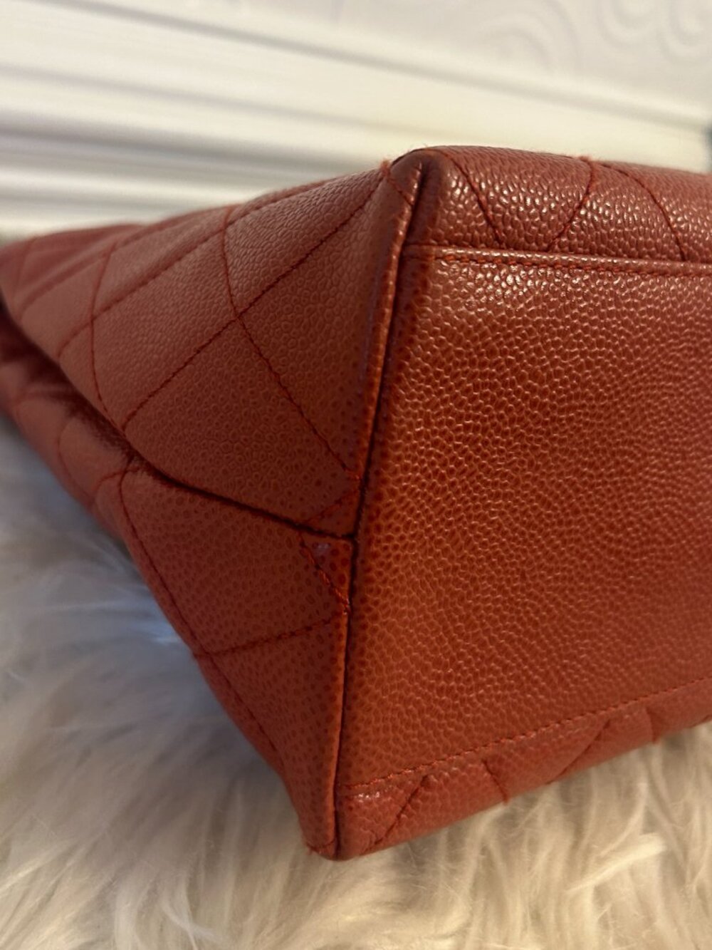 CHANEL Wood Handle Tote in Red Caviar - Picture 11 of 17
